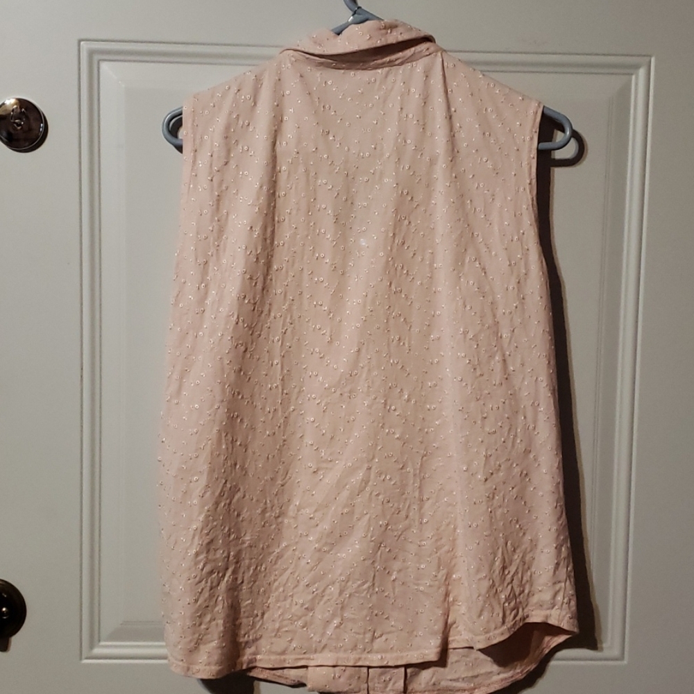 Sleeveless button down - Picture 2 of 4
